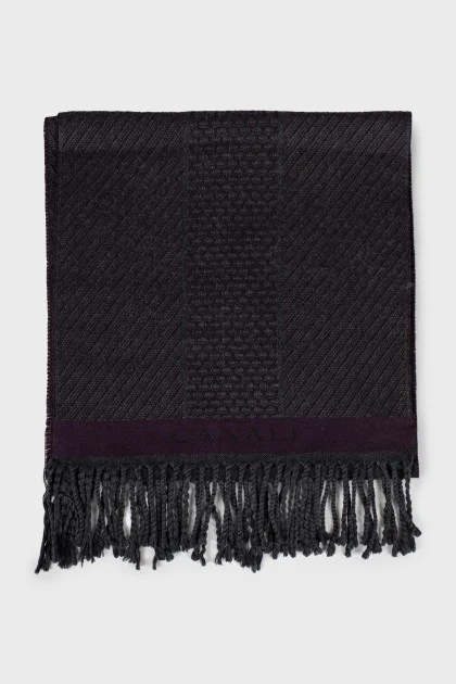 Wool scarf with fringe