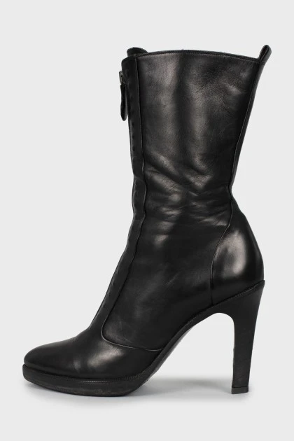 Leather ankle boots with zipper