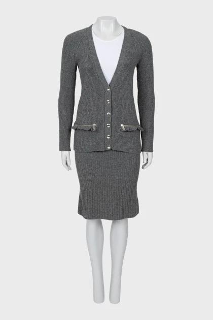Wool suit with skirt