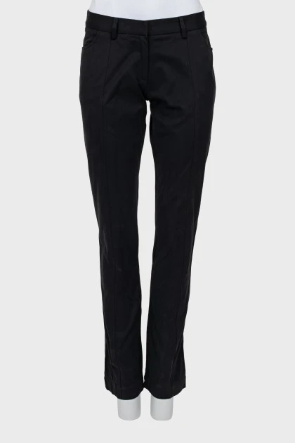 Straight trousers with raised seams