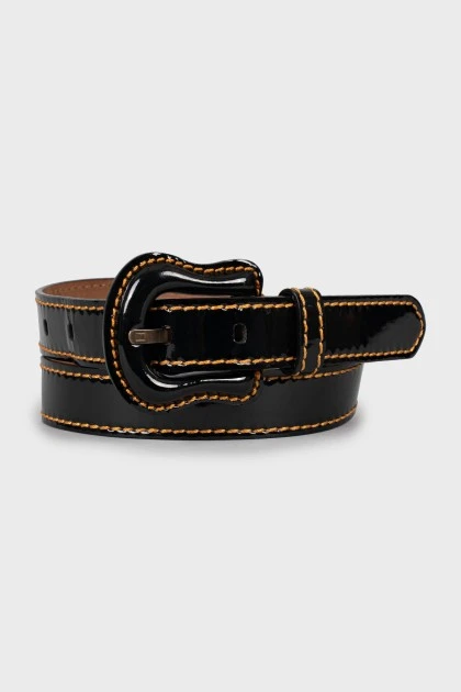 Lacquered belt with contrasting stitching