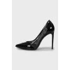 Patent leather shoes with mesh