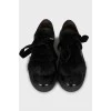 Insulated sneakers with fur tongue