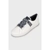 Leather sneakers with velcro with tag