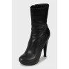 Leather ankle boots with patent heel
