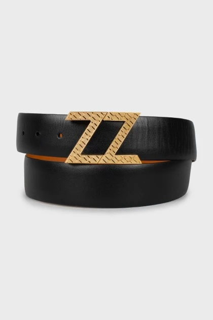 Men's belt with gold buckle