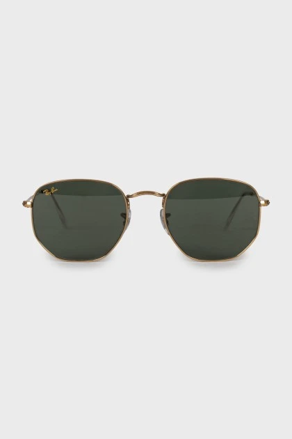 Sunglasses with green lenses