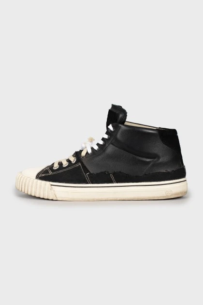 Men's sneakers made of leather and textile