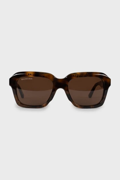 Wayfarer sunglasses in animal print