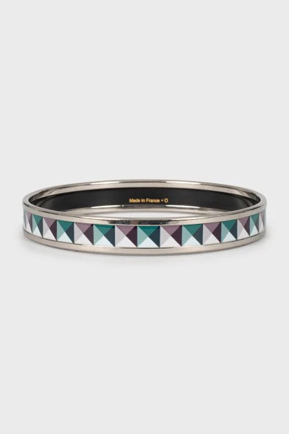 Silver bracelet with geometric pattern