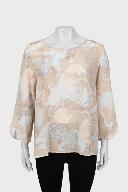 Printed loose-fitting blouse