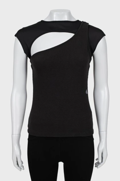 Black T-shirt with neckline and tag