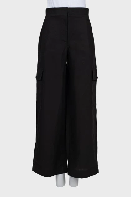 Black cargo pants with tag