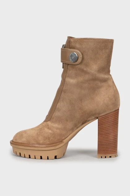 Suede ankle boots with wooden heel