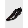 Patent leather shoes with almond toe