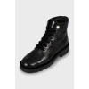 Leather boots with velor logo