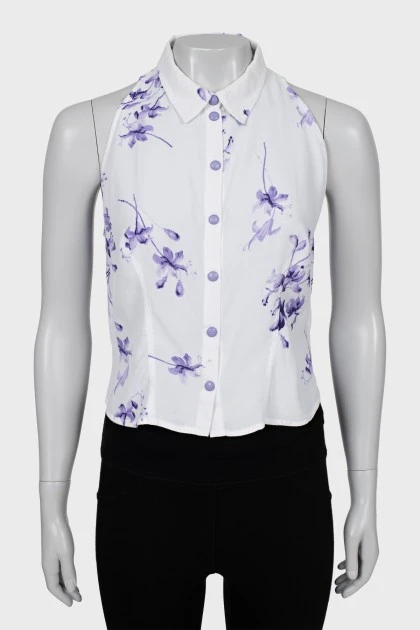 Top with buttons in floral print