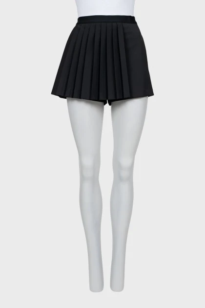 Black pleated short skirt