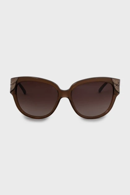 Cat eye sunglasses with decor