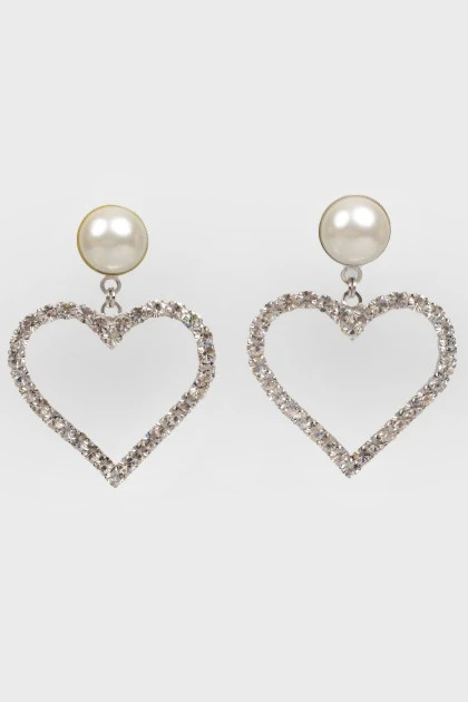 Clips in the shape of a heart with pearls