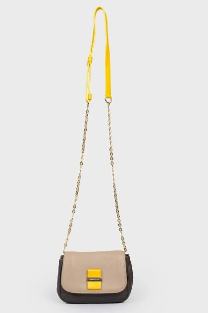 Leather bag on the chain strap