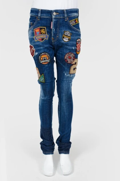 Skinny jeans with tag patches