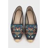 Espadrille suede with embroidery and jewelry