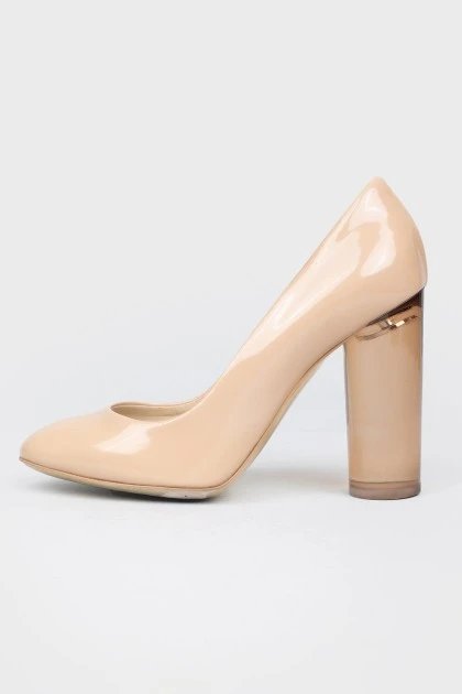 High -heeled shoes