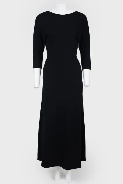 Long dress with one -piece sleeve