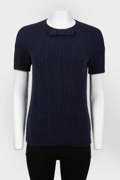 Knitted tight -fitting top with short sleeve