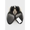 Beige shoes with black heels