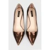 Pointed patent leather heels 