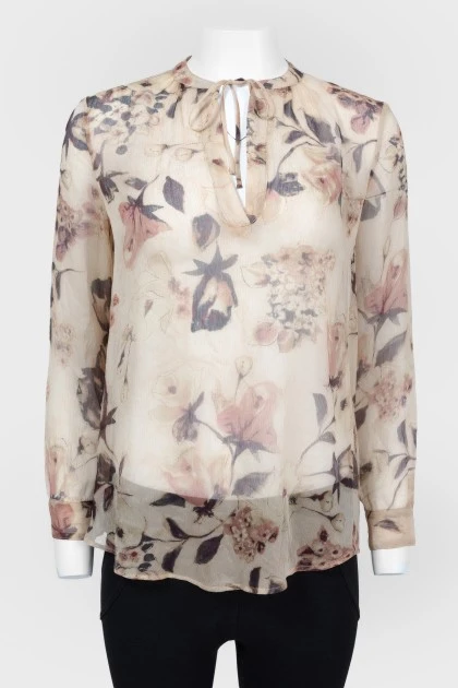 Straight fit blouse in oversized floral print
