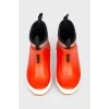 Children's rubber boots in coral color