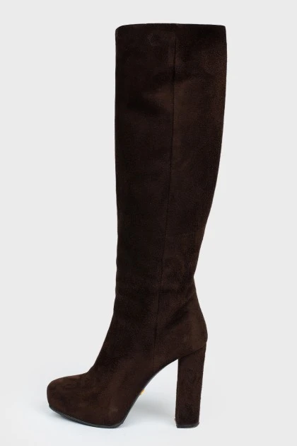 Brown suede boots with heels