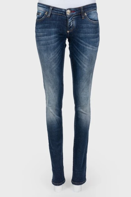 Square jeans blue on low landing