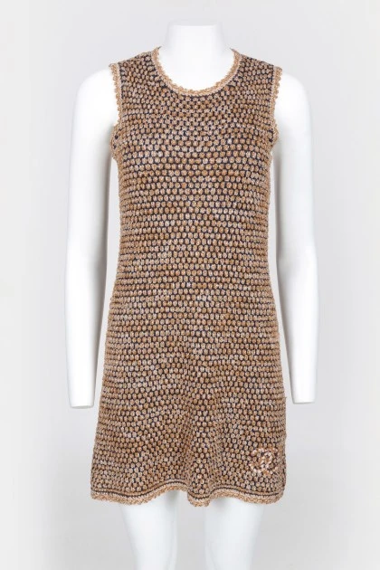 Sleeveless brown knitted dress