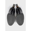 Leather patched toe shoes