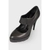 Black solid soles shoes