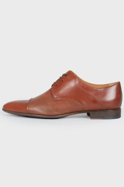 Men's brown lace-up shoes