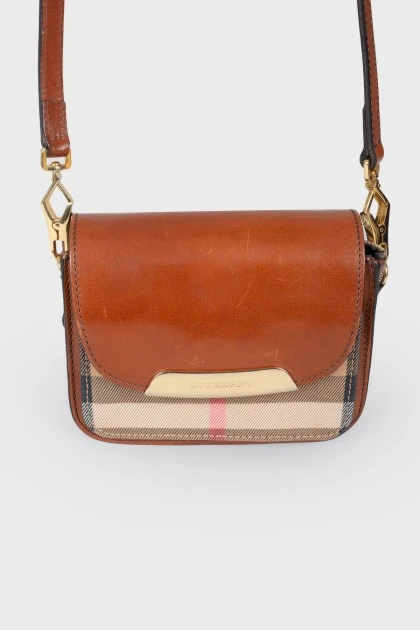 Brown leather bag with removable shoulder strap