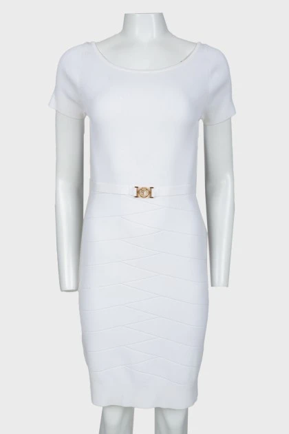 White tight -fitting dress