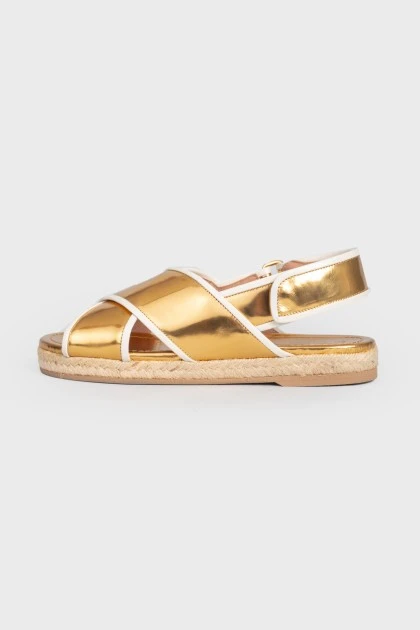 Golden sandals with jute