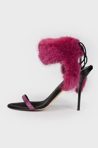 Pink fur sandals