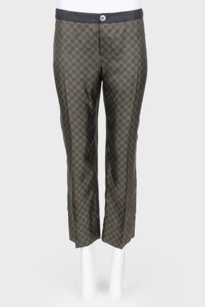 Cropped signature print trousers