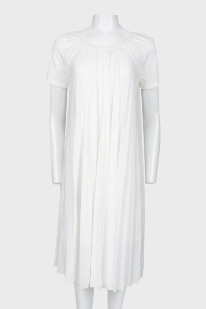 Short sleeve white flowing dress