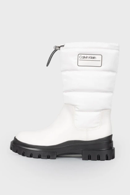 Bulk white boots