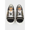 Children's sneakers with eyelets