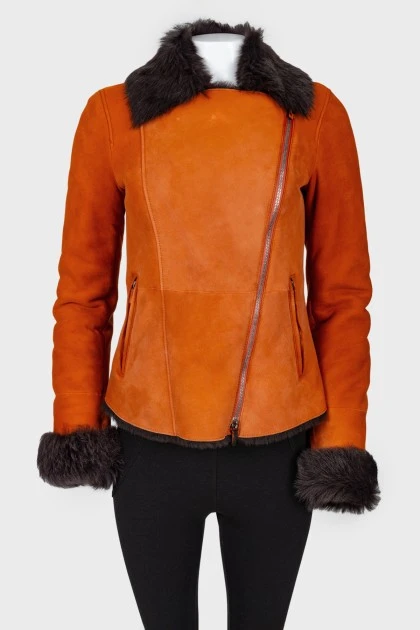 Sheepskin coat in leather with asymmetric zip