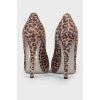 Suede leopard print shoes